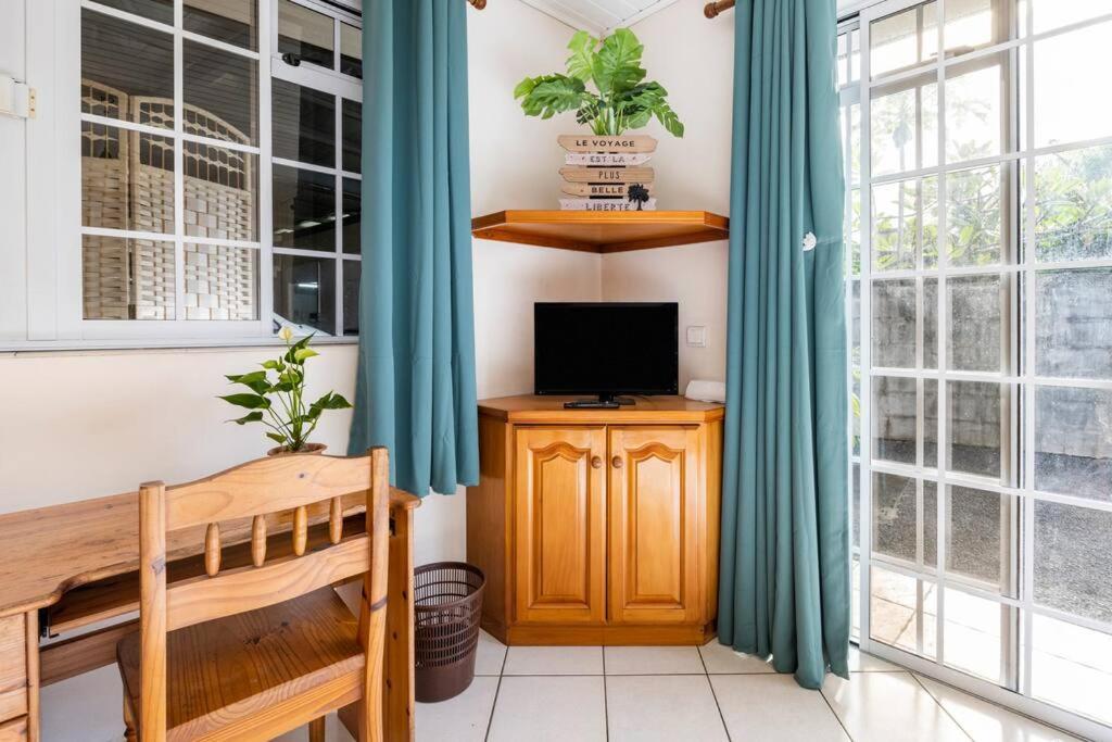 Chaine Lodge Maison Entiere Free Parking & Wifi 3Min De L'Aeroport Faaa Exterior photo